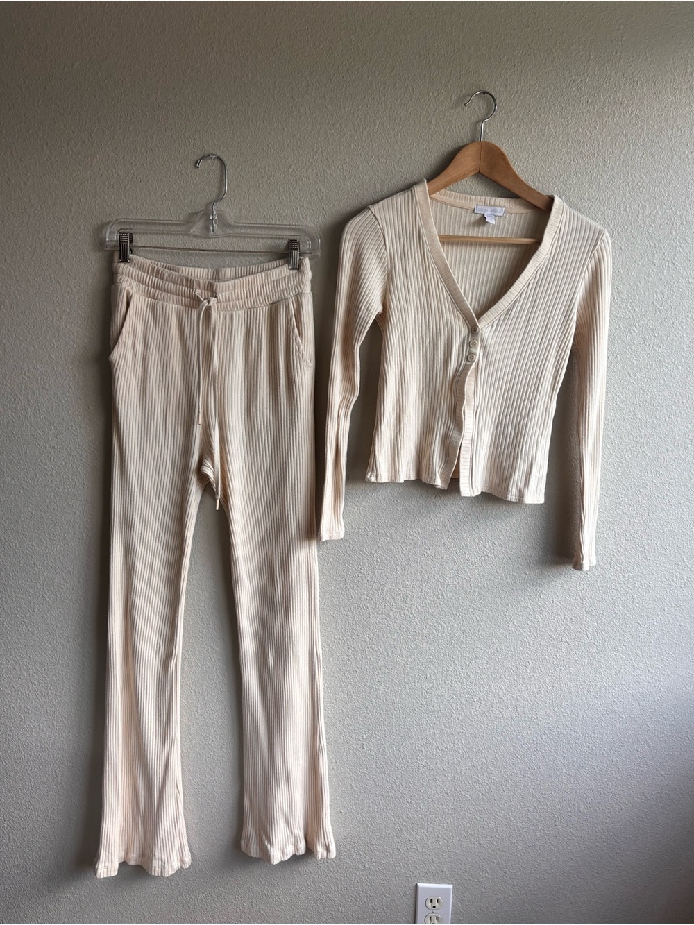 Beyond Yoga Set - Picture 2 of 5